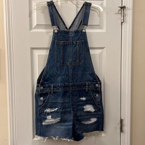 American Eagle tomgirl short overalls sz M